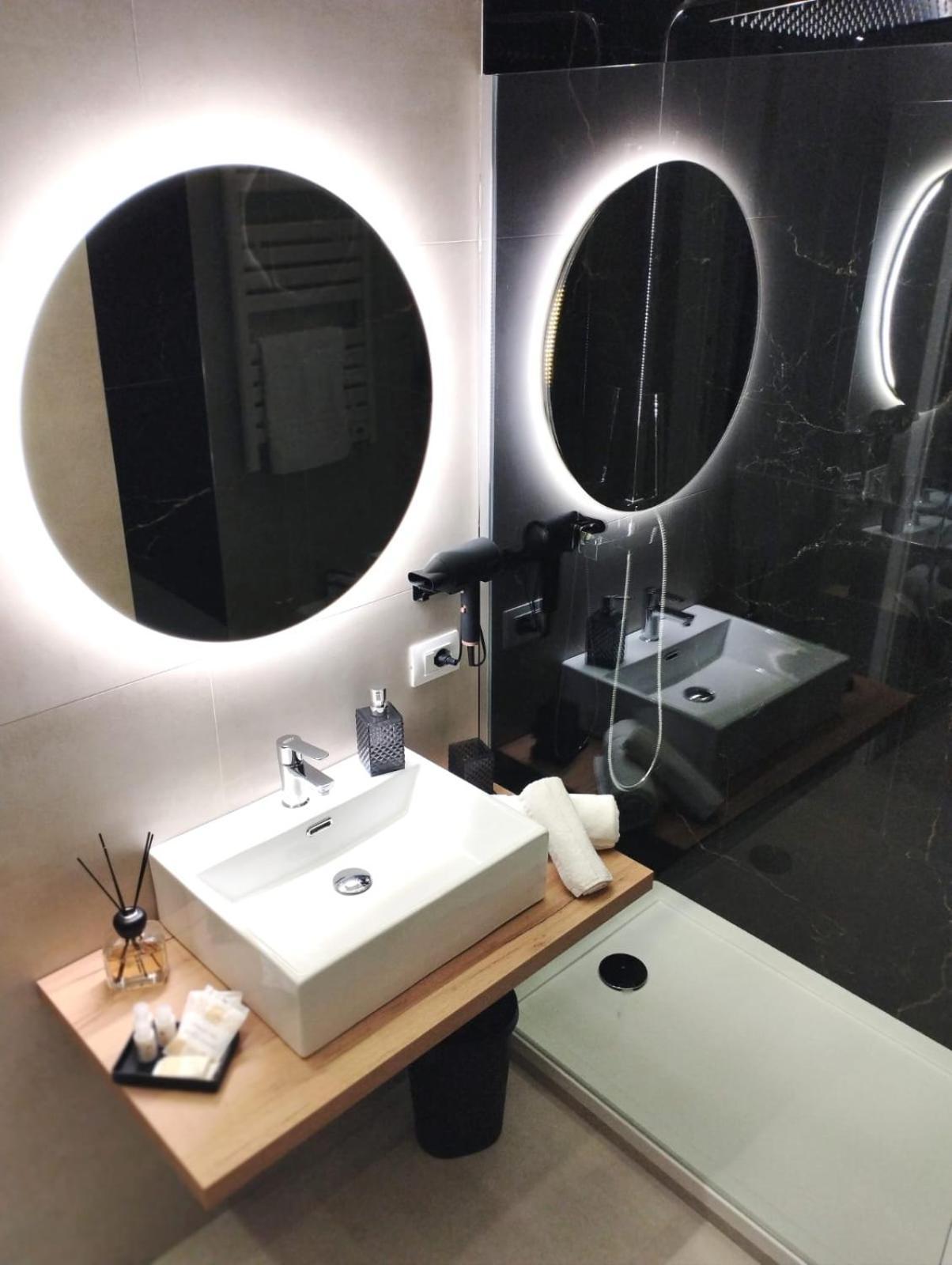 Agatha Modern Elegant Rooms SantʼAgata di Militello Exterior foto