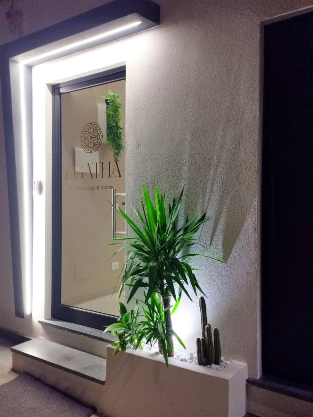 Agatha Modern Elegant Rooms SantʼAgata di Militello Exterior foto